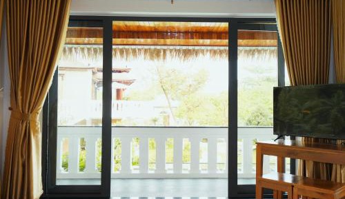 Villa with Garden View