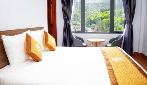 King Room with Mountain View