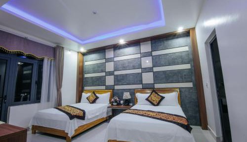 Deluxe Double or Twin Room with Mountain View