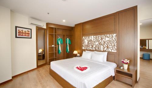 Suite with City View
