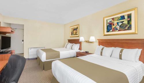 Queen Room with Two Queen Beds with View - Non-Smoking