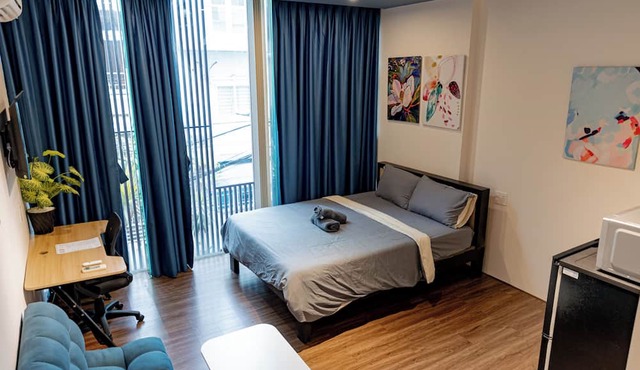 Tranquil "Amable Home" 7 minutes to Airport & Center / Free Laundry, Fast Wifi